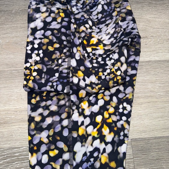 Lululemon Fast and Free Tight II 25" *Non-Reflective size 4 - Picture 14 of 16